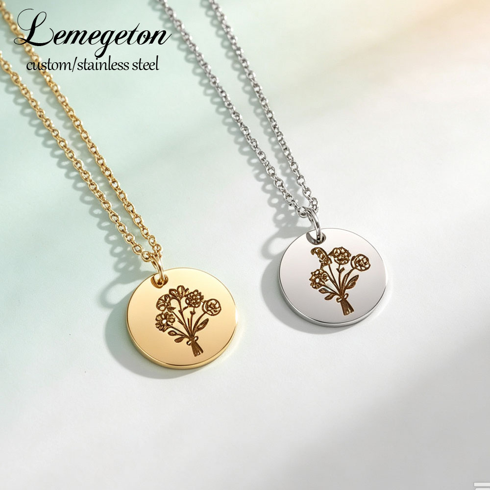 Birth Flower Necklace - カスタムメイドの誕生月の花のネックレス。ステンレス製で、女性向けのパーソナライズされた誕生日やクリスマスギフトに最適。1～5個の花のブーケをモチーフにしたペンダント。