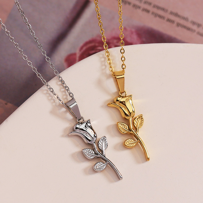 女性のためのバラの形をしたステンレス鋼のネックレス,ファッシ - Birth Flower Necklace のレビューと価格